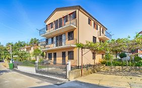 Apartment Ljiljana 1553